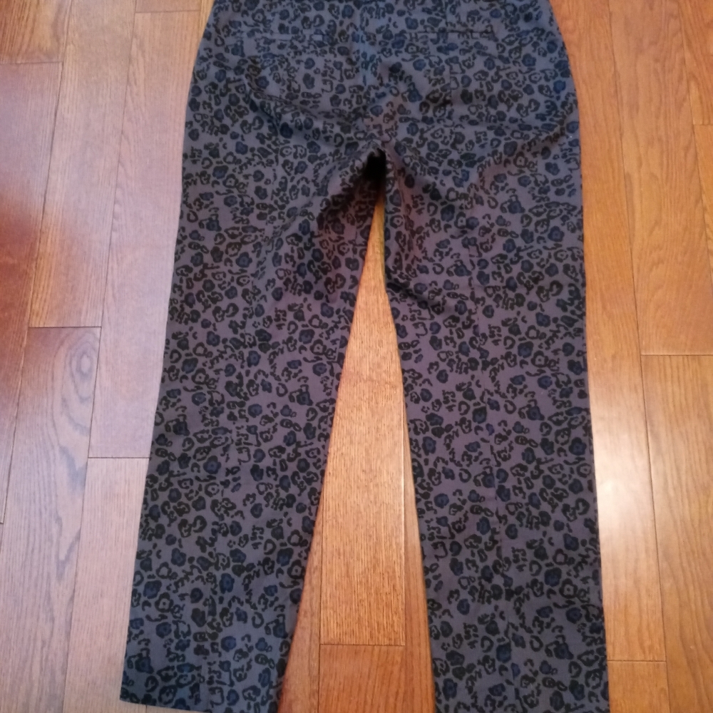 Ann Taylor Signature Pants Gray/black animal print - Picture 3 of 5